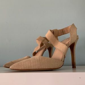 Suede Vince Camuto 2in Heels Size 7